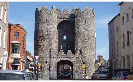 St Laurence's Gate and Drogheda walls - Laurence Street