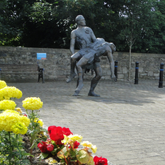 Statue of CúChulainn and Ferdia in Ardee County Louth